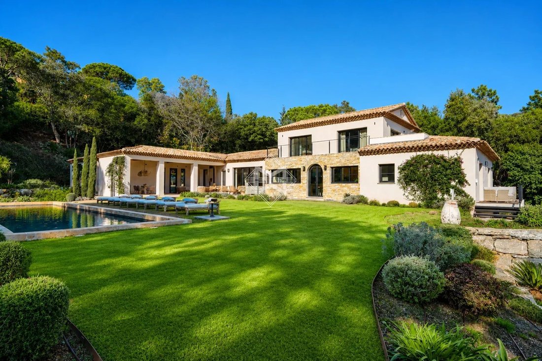 Villa in La Croix-Valmer, Provence-Alpes-Côte d'Azur, France 1 - 17061835
