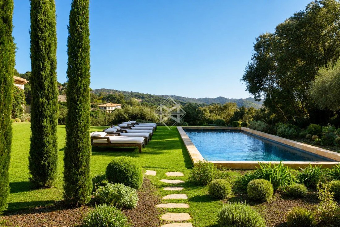 Villa in La Croix-Valmer, Provence-Alpes-Côte d'Azur, France 4 - 17061835