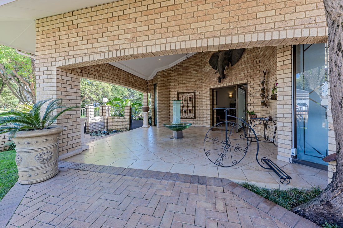 Estate in Featherbrooke Estate, Gauteng, South Africa 1 - 18531621