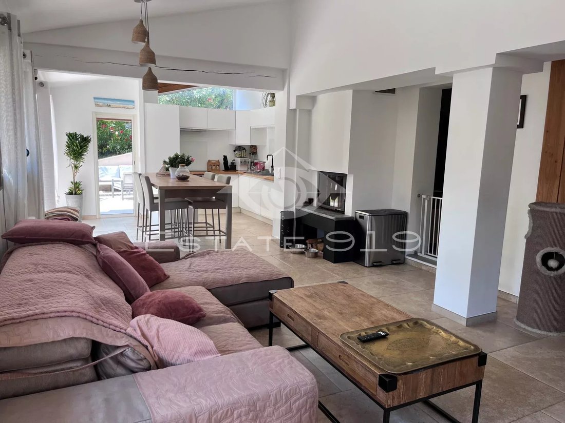 House in Le Rouret, Provence-Alpes-Côte d'Azur, France 4 - 18509814