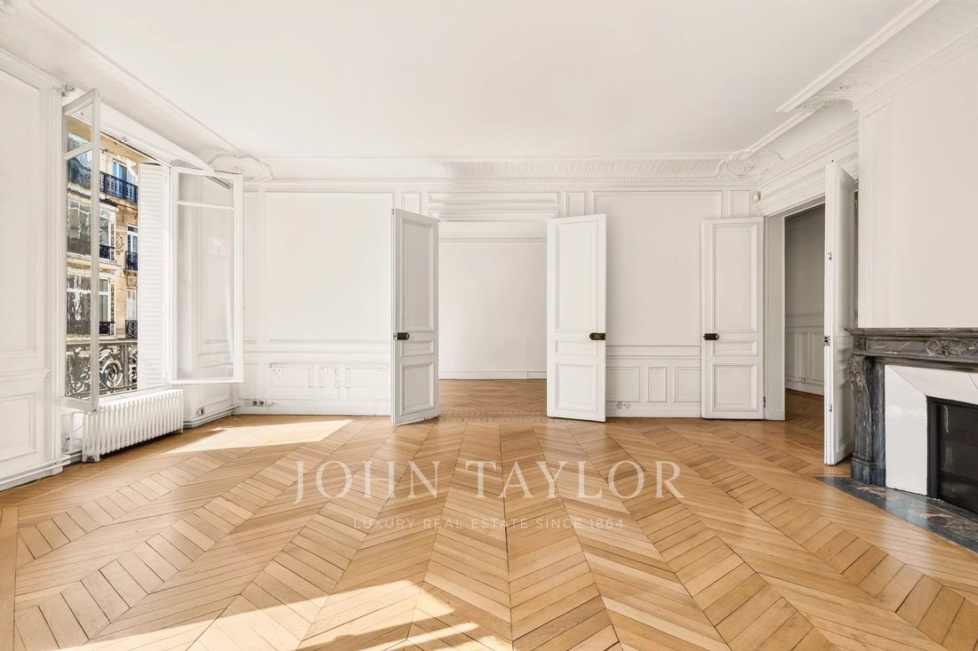 Apartment in Triangle d'Or, Paris 8e Arrondissement, Paris 2 - 18531615