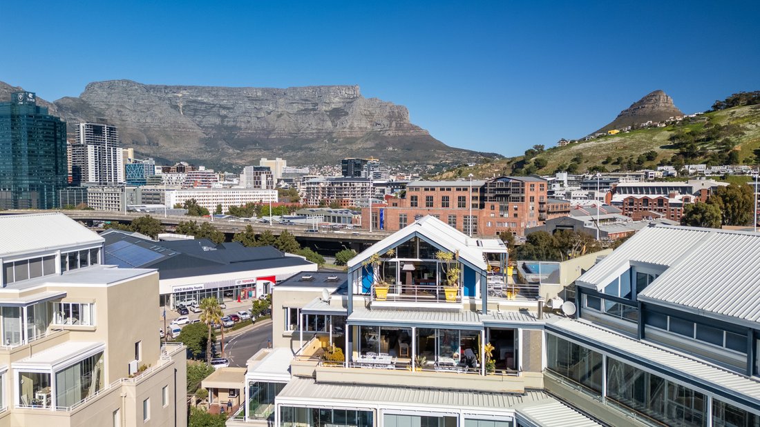 Townhouse in Cape Town, Western Cape, South Africa 1 - 18506562