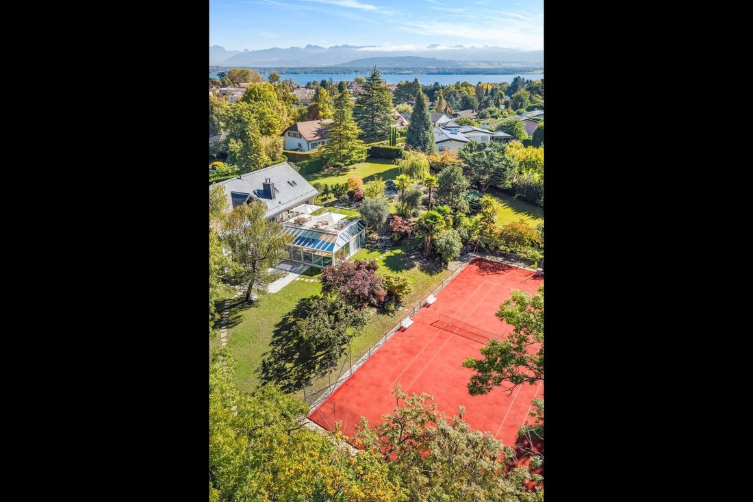 Andere in Crans-près-Céligny, Waadt, Schweiz 3 - 18530958