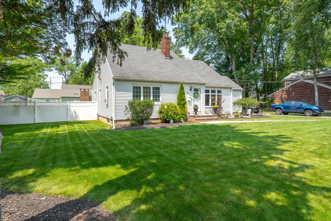 House in New Milford, New Jersey, United States 2 - 18500395