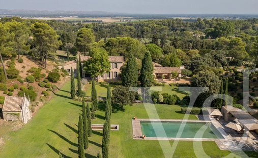 Estate in Saint-Rémy-de-Provence, Provence-Alpes-Côte d'Azur, France 1