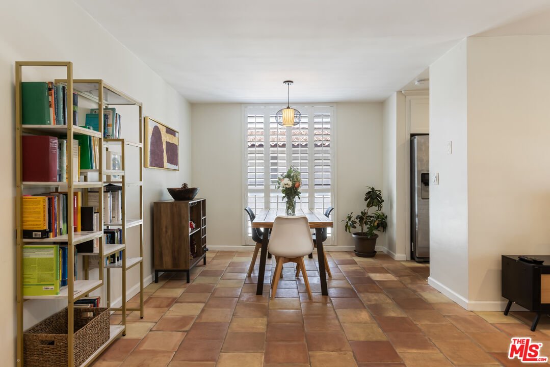 Condo in Los Angeles, California, United States 5 - 18536014