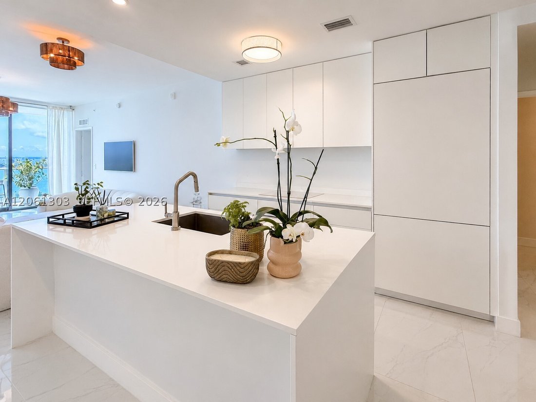 Condo in Miami, Florida, United States 4 - 18534740