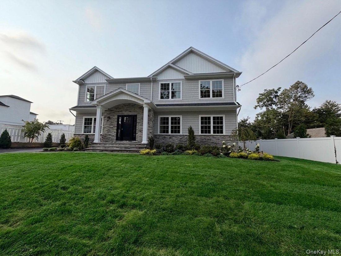 House in Syosset, New York, United States 2 - 18455497