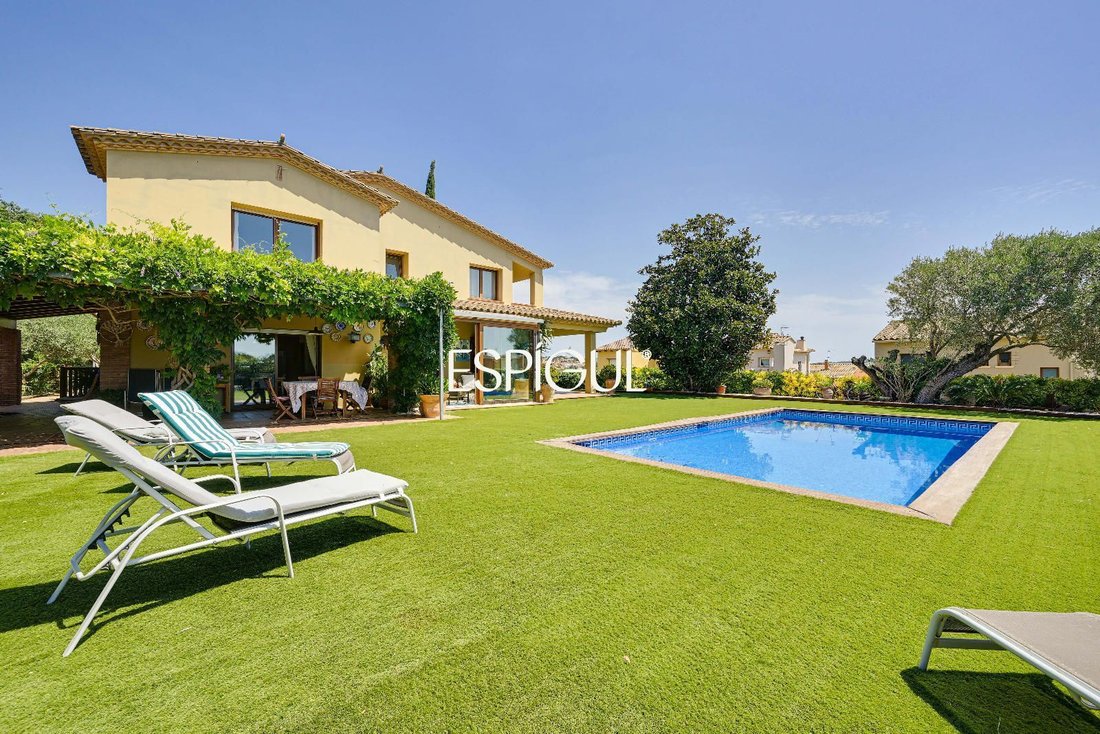 Villa in Mont-ras, Catalonia, Spain 1 - 18536124