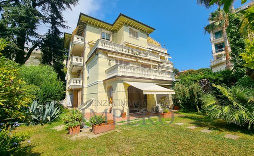 Apartamento en Bordighera, Liguria, Italia 1
