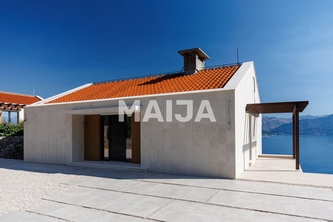 Villa in Đenovići, Herceg Novi Municipality, Montenegro 2 - 18534787