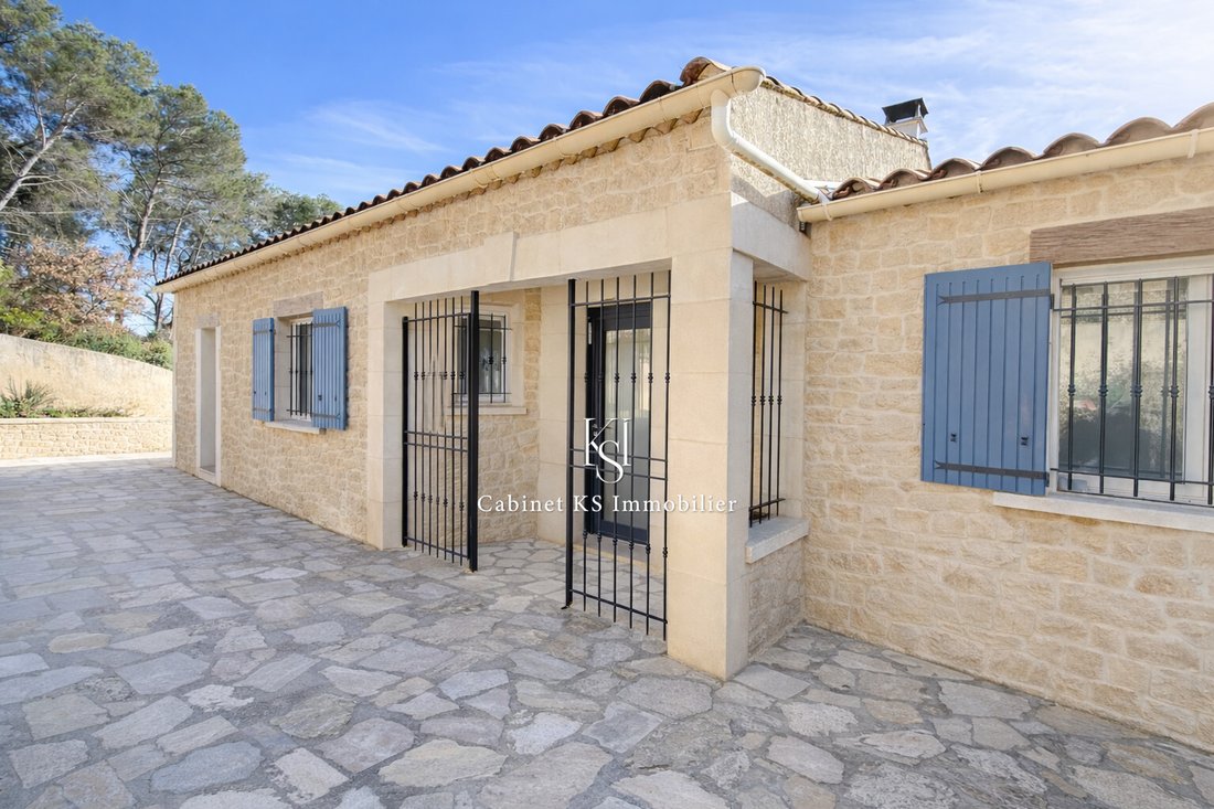 Villa in Châteauneuf-le-Rouge, Provence-Alpes-Côte d'Azur, France 1 - 18533171