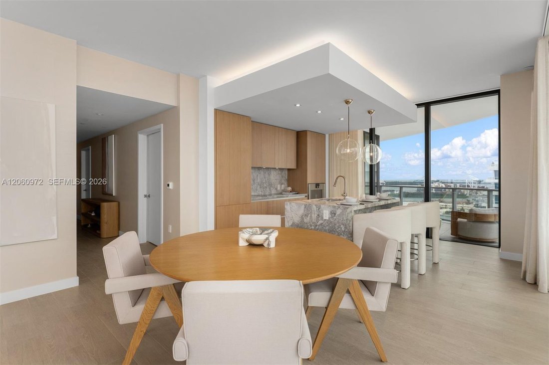 Condo in Miami Beach, Florida, United States 5 - 18536073
