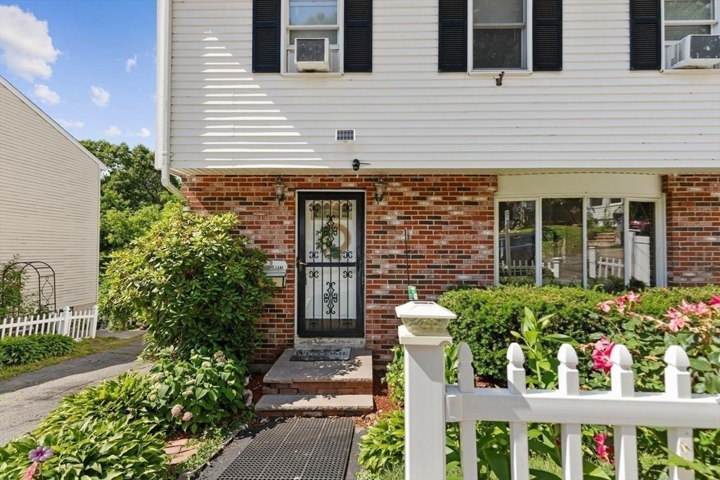 House in Malden, Massachusetts, United States 3 - 18272395