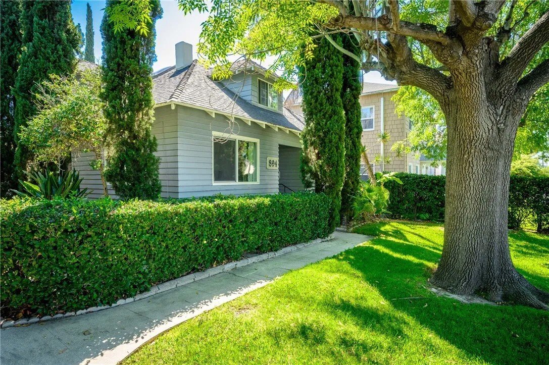 Altadena, California, United States 2 - 18535627