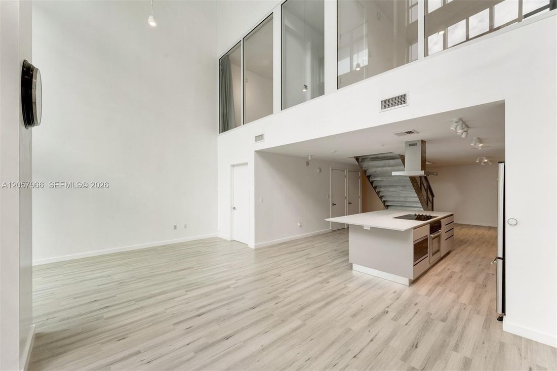 Condo in Miami, Florida, United States 4 - 18536060