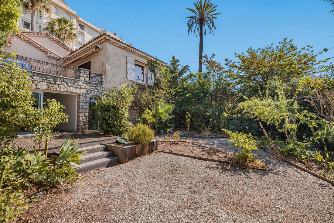 House in Saint Nicolas, Cannes, France 2 - 18533897