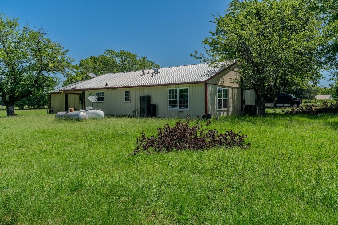 House in Celeste, Texas, United States 5 - 18533673