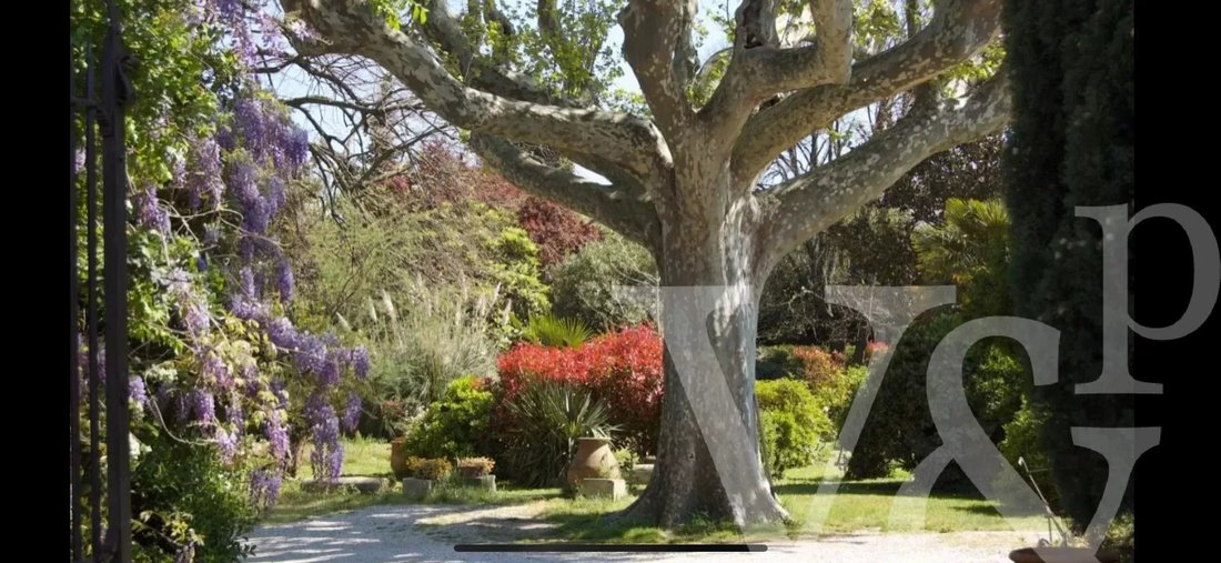 Country House in Graveson, Provence-Alpes-Côte d'Azur, France 2 - 17783966
