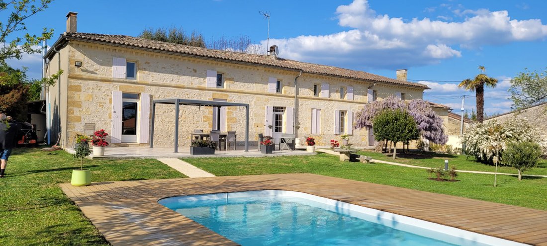 Villa in Saint-Émilion, Nouvelle-Aquitaine, France 1 - 18536554
