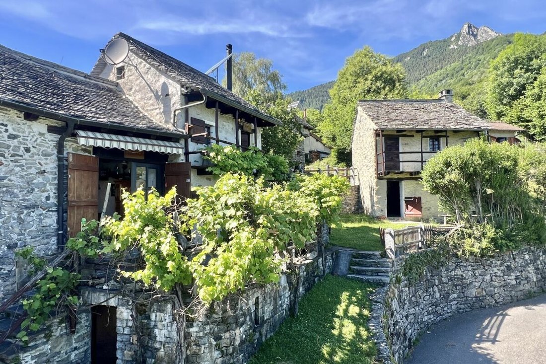 Cugnasco, Ticino, Switzerland 3 - 18533495