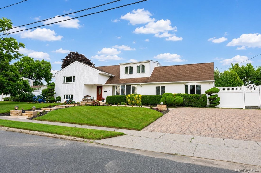 House in Massapequa Park, New York, United States 4 - 18535221