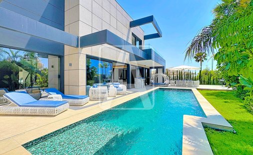 Villa in Calp / Calpe, Valencian Community, Spain 1