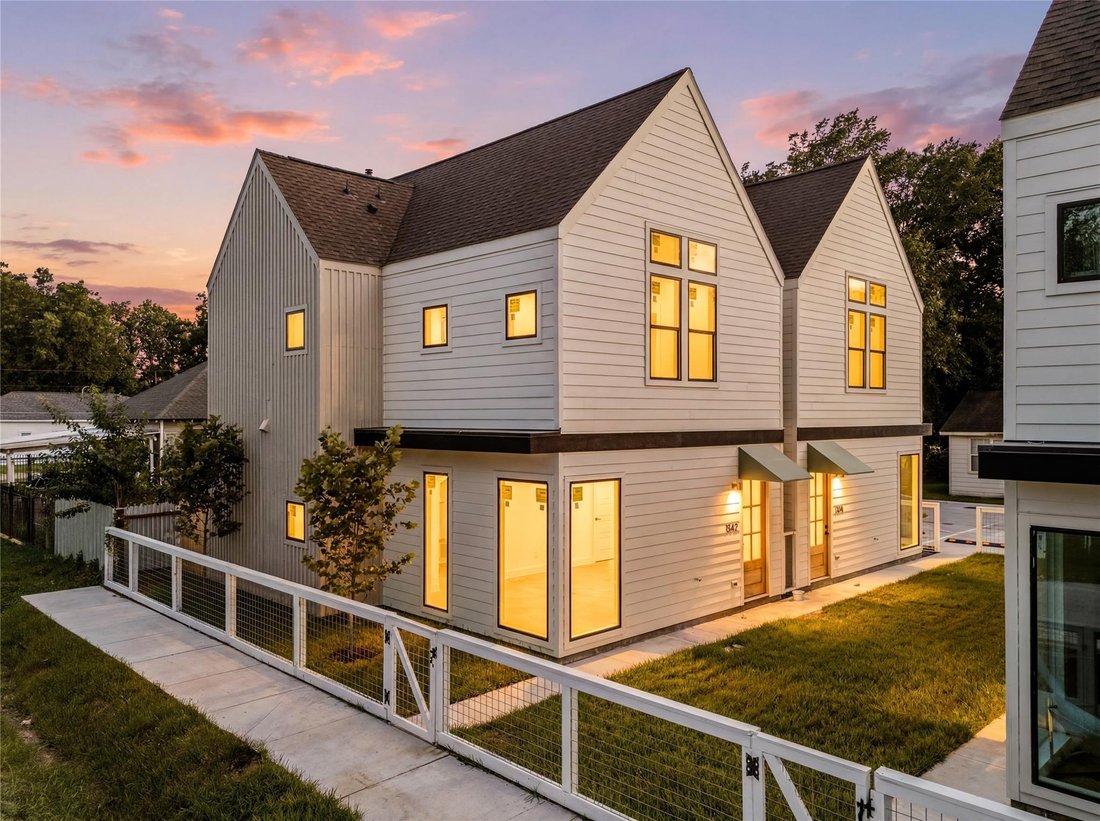 Houston, Texas, United States 3 - 18535707