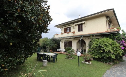 Villa à Pietrasanta, Toscane, Italie 1