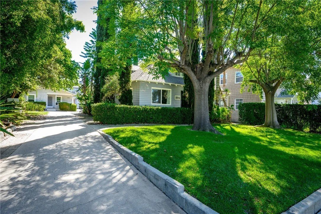 Altadena, California, United States 3 - 18535627