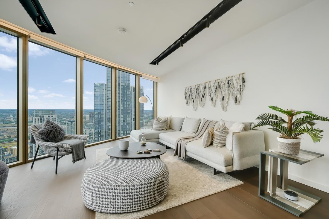 Apartment in Canary Wharf, Tower Hamlets, England 1 - 18534373