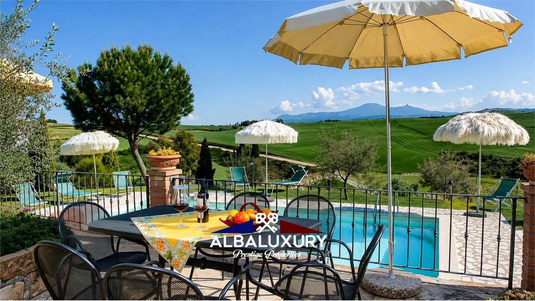 Villa in San Quirico d'Orcia, Tuscany, Italy 1 - 16495206