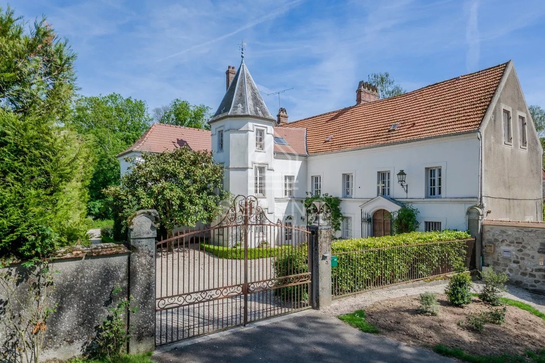 Estate in Le Plessis-Placy, Ile-de-France, France 1 - 14676633