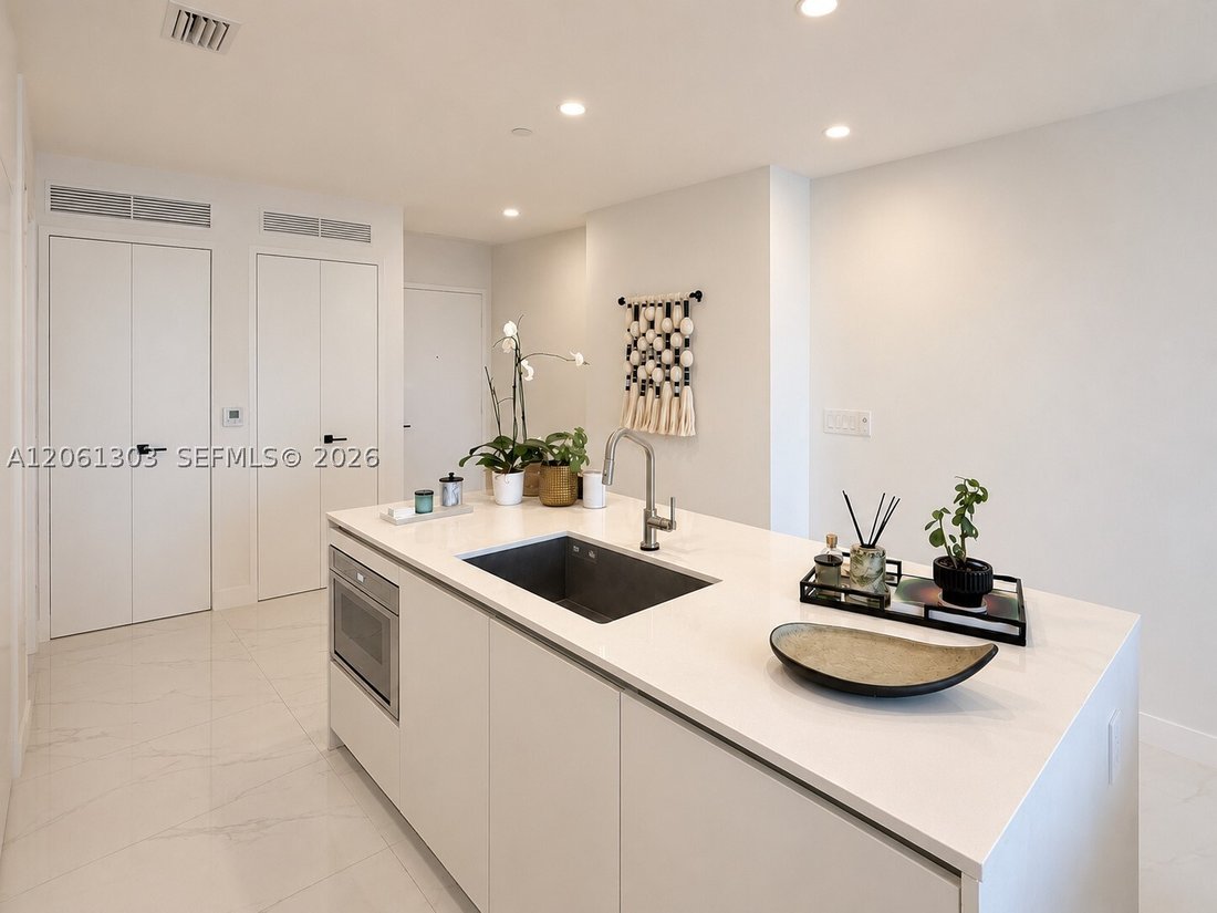Condo in Miami, Florida, United States 5 - 18534740