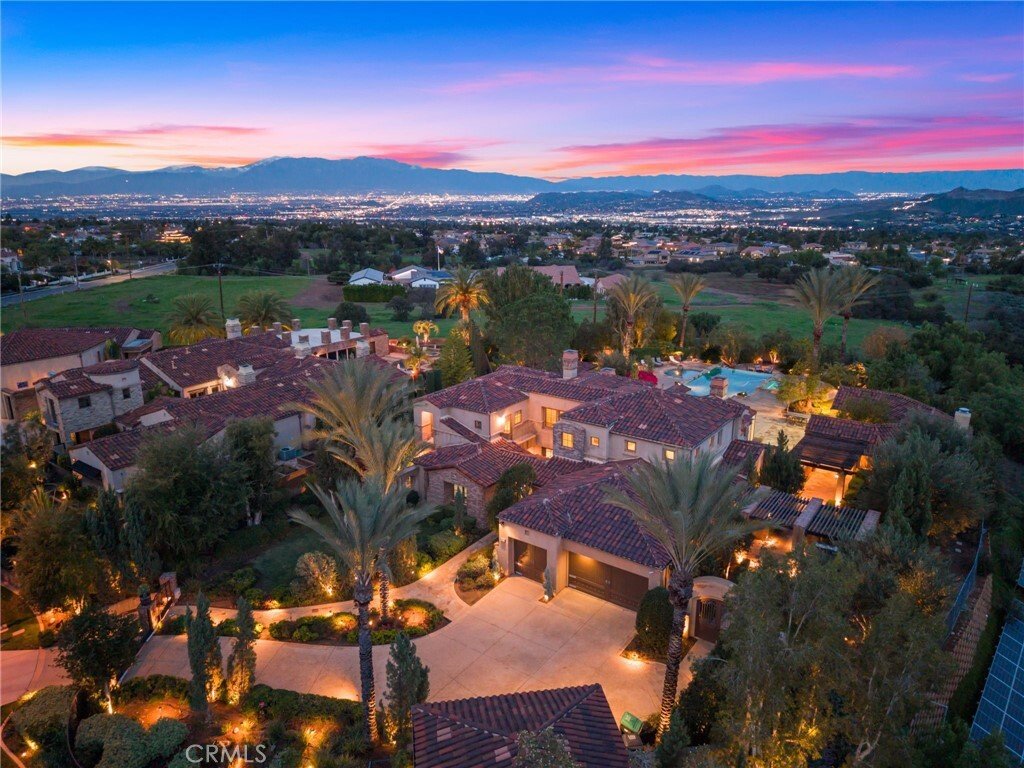 House in Corona, California, United States 3 - 16882120