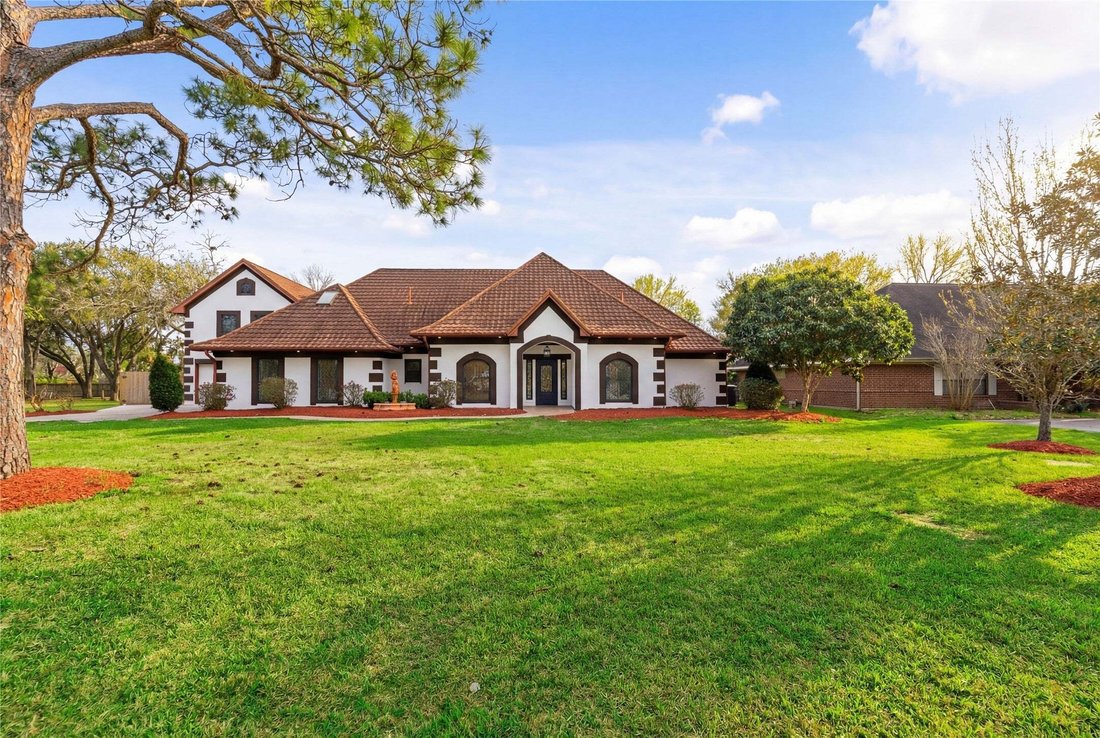 House in Friendswood, Texas, United States 2 - 18533760