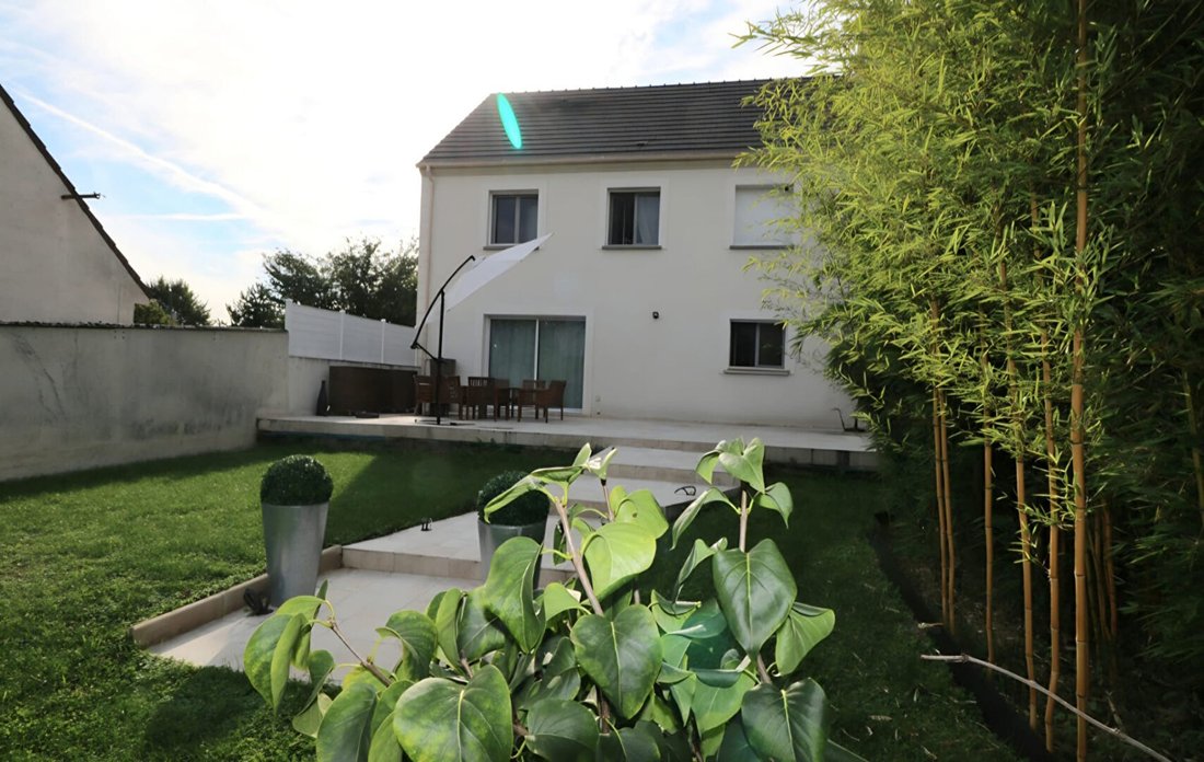 Villa in Gressy, Ile-de-France, France 2 - 18536569