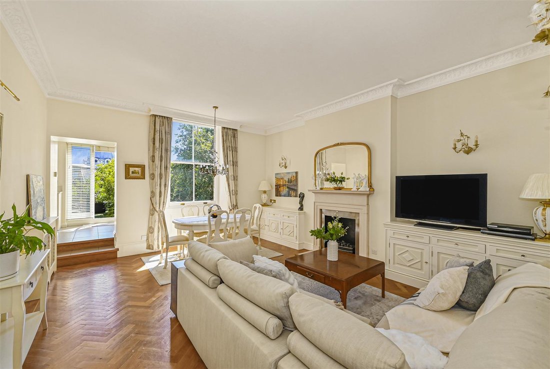 Apartment in Knightsbridge, Kensington And Chelsea, England 2 - 18533482
