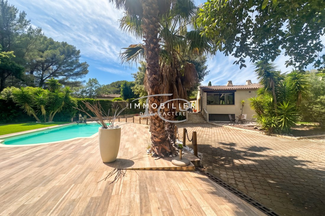 Villa in La Croix-Valmer, Provence-Alpes-Côte d'Azur, France 1 - 16970698