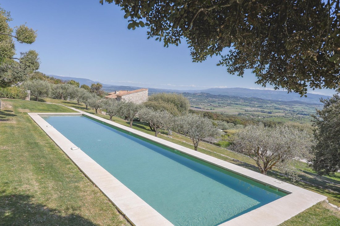 Estate in Gordes, Switzerland 2 - 18534072