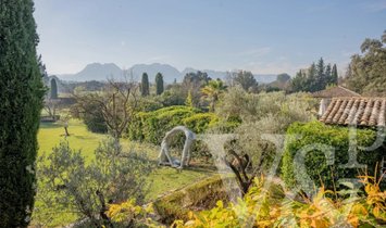 Country House in Eygalières, Provence-Alpes-Côte d'Azur, France 2