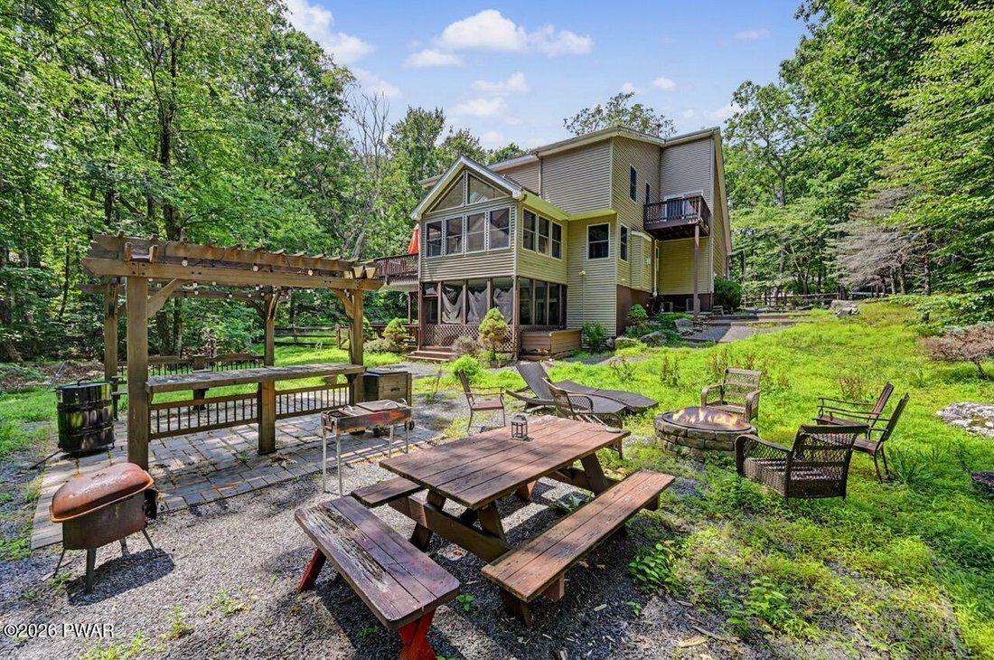 House in Hemlock Farms, Pennsylvania, United States 3 - 18533695