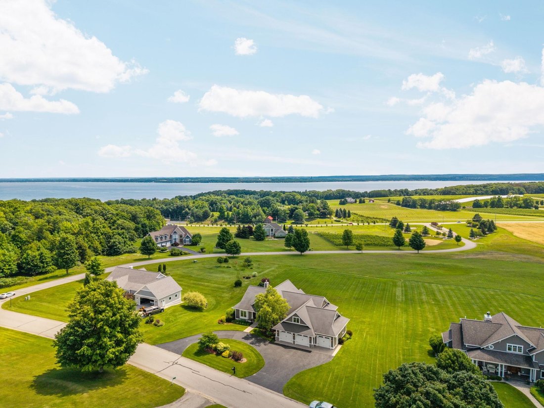 House in Traverse City, Michigan, United States 4 - 18535020