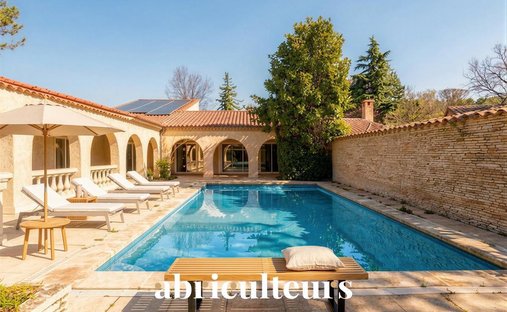 House in Ouest, Fuveau, France 1