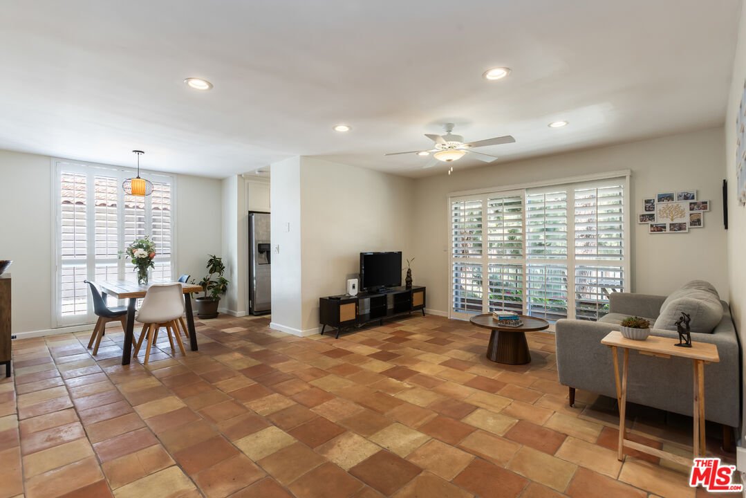 Condo in Los Angeles, California, United States 1 - 18536014