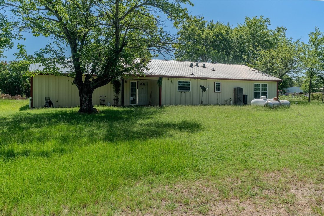 House in Celeste, Texas, United States 1 - 18533673