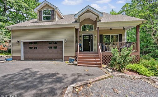 House in Hemlock Farms, Pennsylvania, United States 1