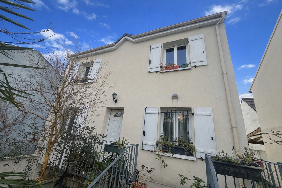Villa in Plateau-Grèves-Europe-Gare du Stade-Fossés Jean, Colombes, France 1 - 18536550