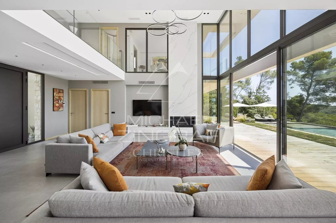 Villa in Nord, Roquefort-les-Pins, France 3 - 18509922