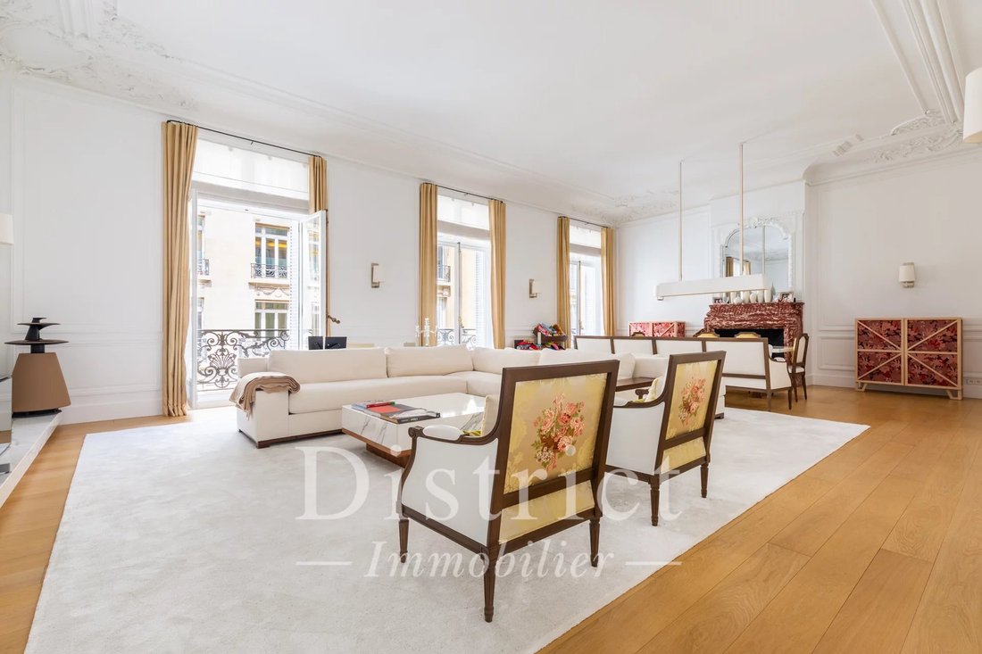 Apartment in Parc Monceau, Paris 8e Arrondissement, Paris 3 - 18533343
